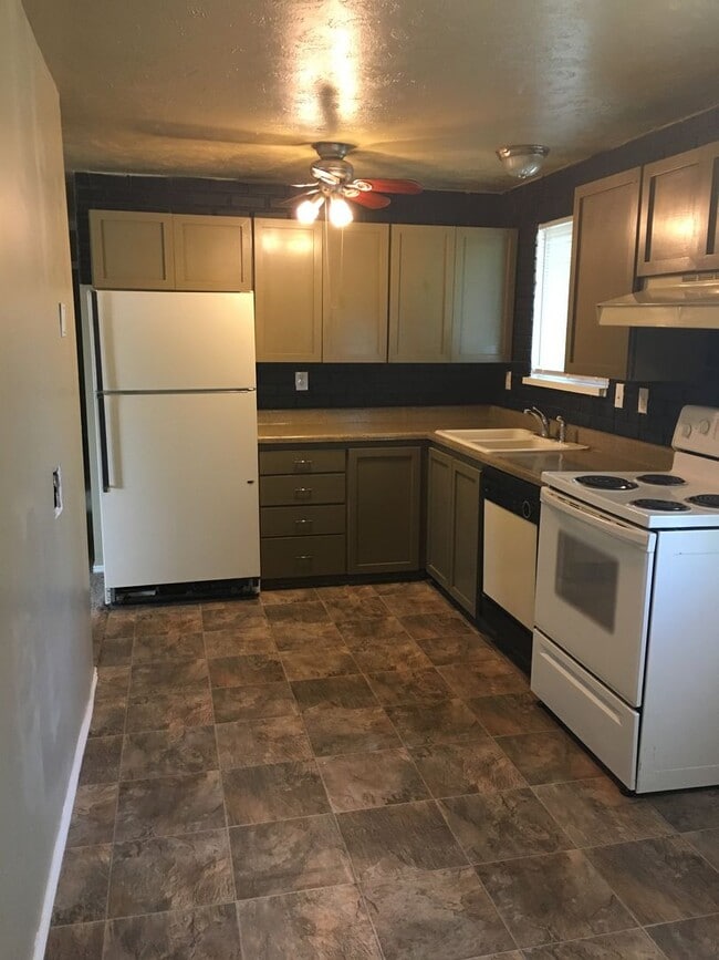 Photo - 6046 S 4000 W Unit Upper