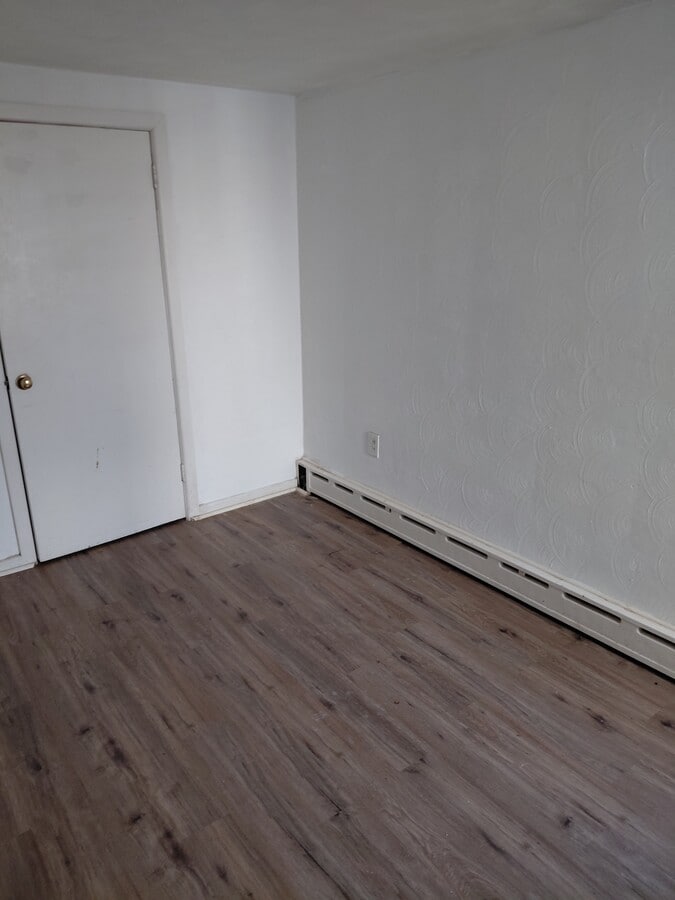 Photo - 586 Madison Ave Unidad 1 first floor