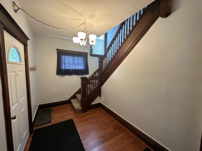 Photo - 1217 March St