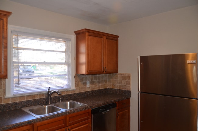 Photo - 3411 Lark Ln