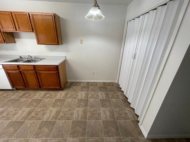 Photo - 1706 Benttree Dr Unit # B