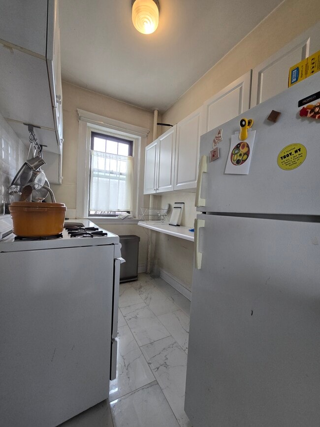 Photo - 1560 Commonwealth Ave