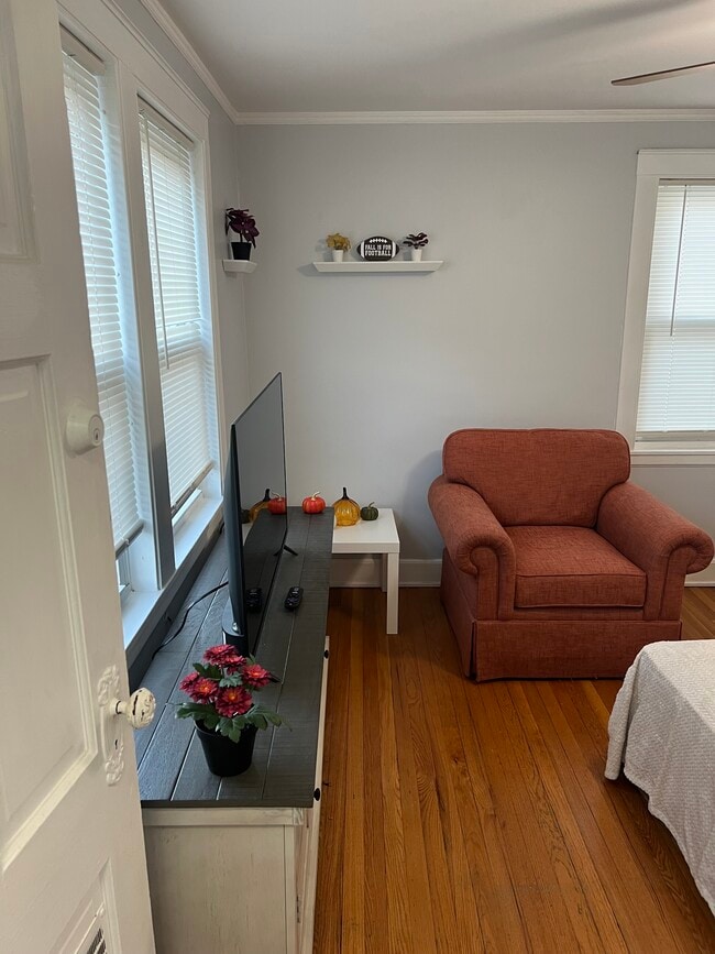 Photo - 39 Whiton Ave Unit 1