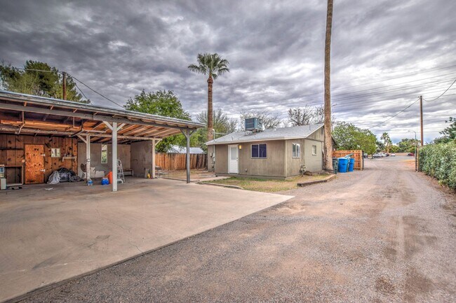 Photo - Vintage Ranch Home Unit House