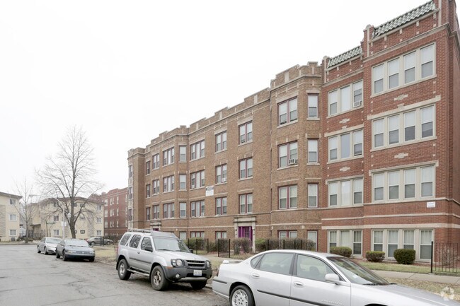 Photo - 735-49 N Austin