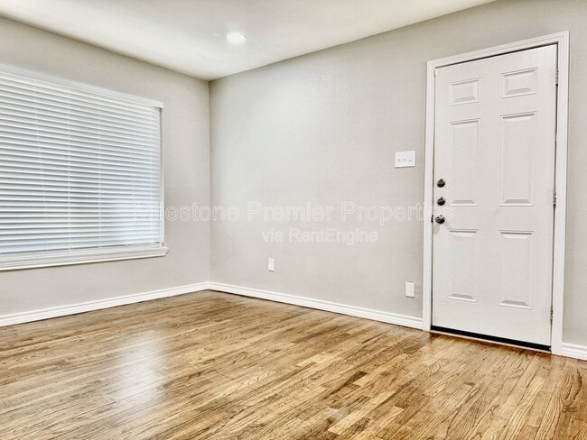 Photo - 101 Twining Dr