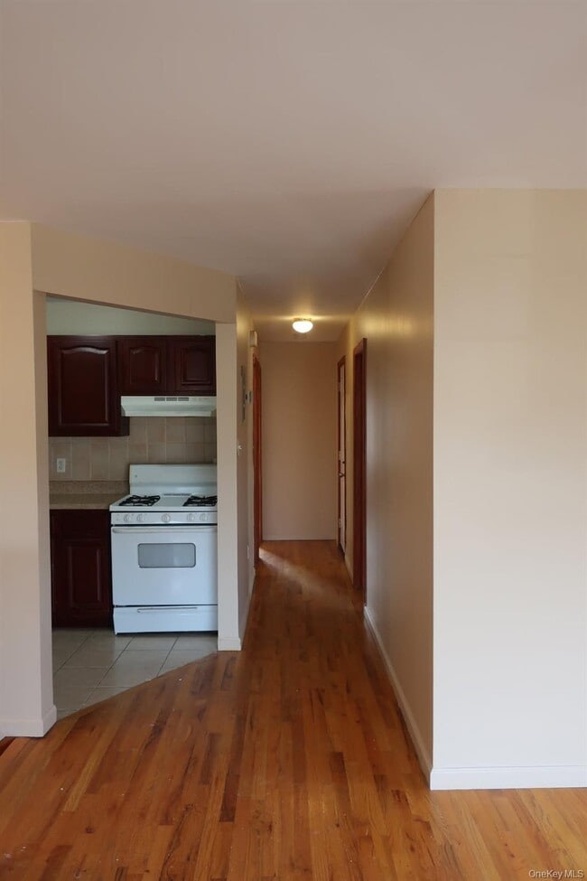 Building Photo - 137-44 Thurston St Rental
