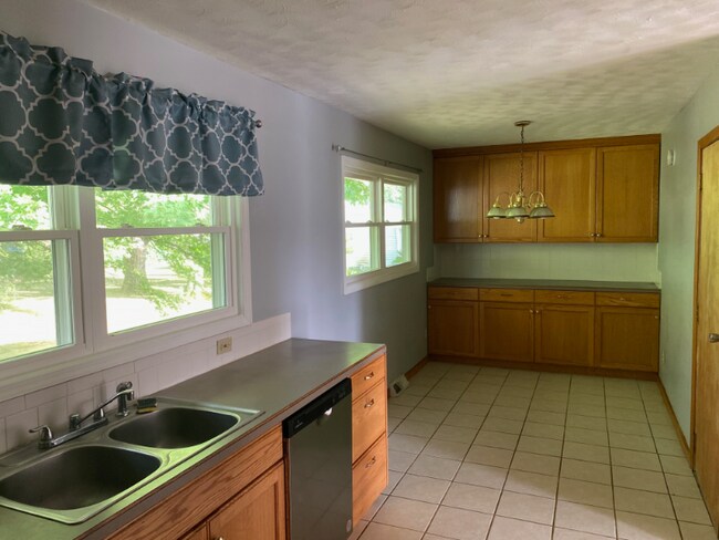 Photo - 4142 Sabin Dr