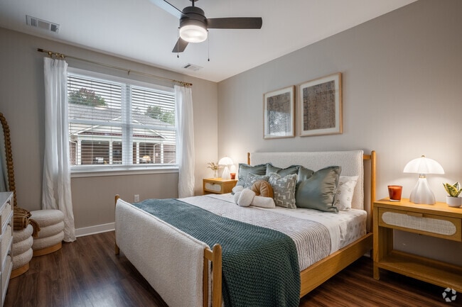 Zinnia - Bedroom
