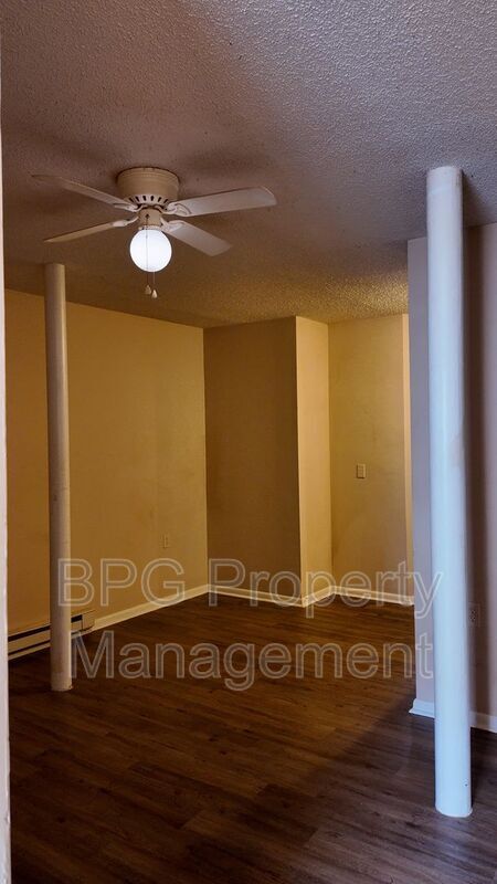 Photo - 205 N Main St