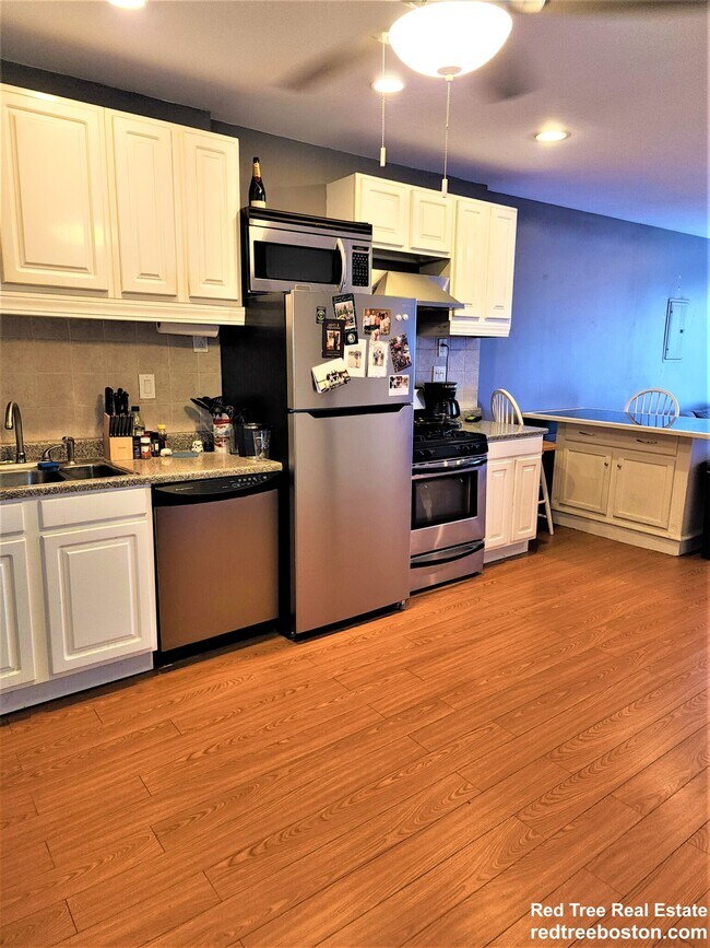Photo - 261 Athens St Unit 3