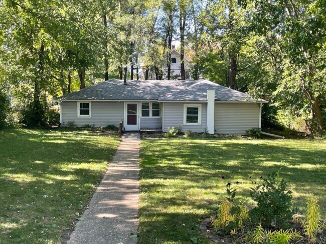 Photo - 2935 Potter St