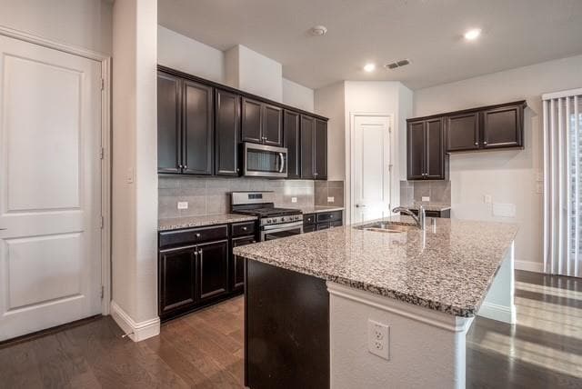 Photo - 1029 Zachary Way