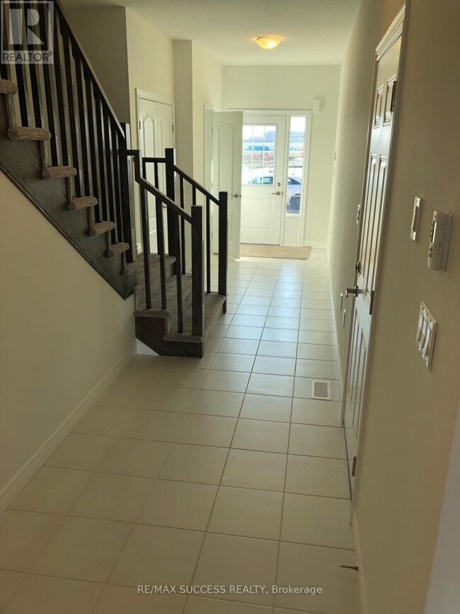 Photo - 23 Lloyd Davies Wy