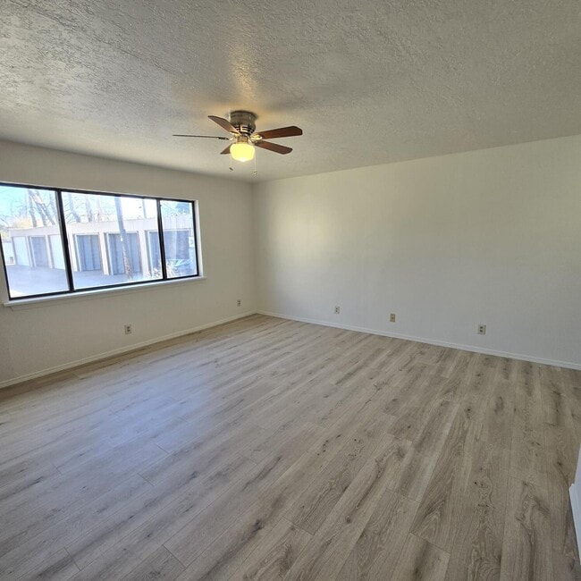 Photo - 358 Pueblo Solano Rd NW