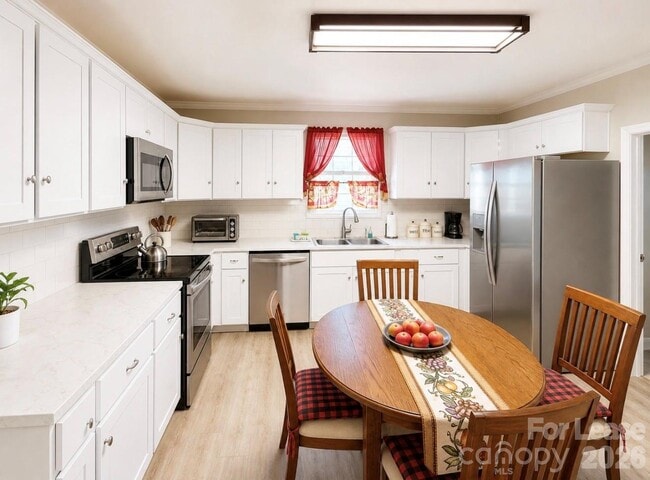 Photo - 1406 W Walnut Ave