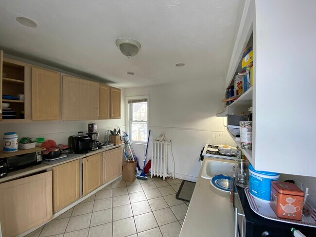 Building Photo - 26 Ashford St Unit 2 Rental