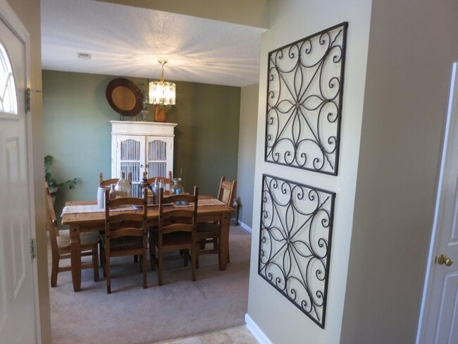 Photo - 4BR/2.5BA House, 2-Car Garage - $2,100 *NO SMOKERS OR UNDERGRADS
