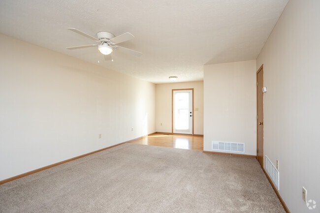 2BR, 1.5BA - 1,115 SF - The Ridge Apartments & Townhomes