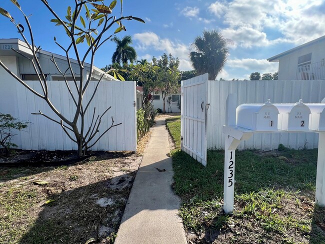 Photo - 1235 Beach Rd Unit 4