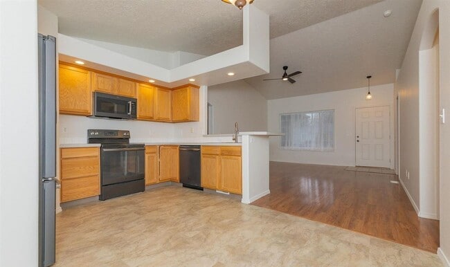 Photo - Welcome to this spacious 5-bedroom, 2-bathroom home in Nampa, ID