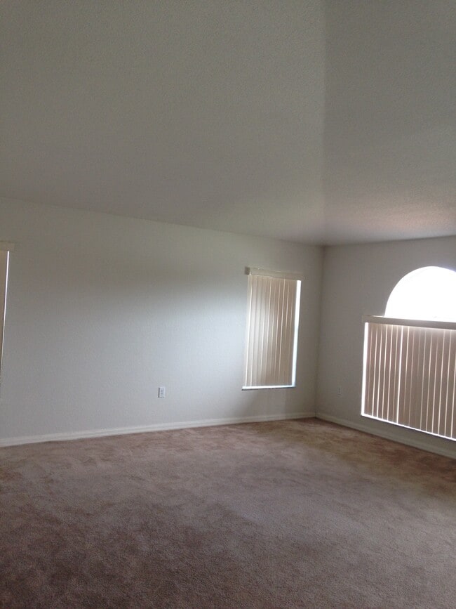 Photo - 7166 Summit Dr