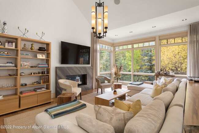 Photo - 509 W Hopkins Ave