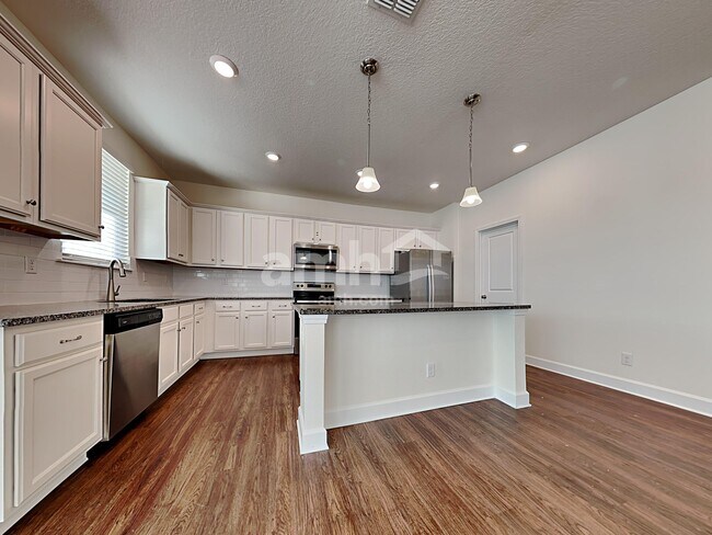 Photo - 105 Moultrie Crossing Ln