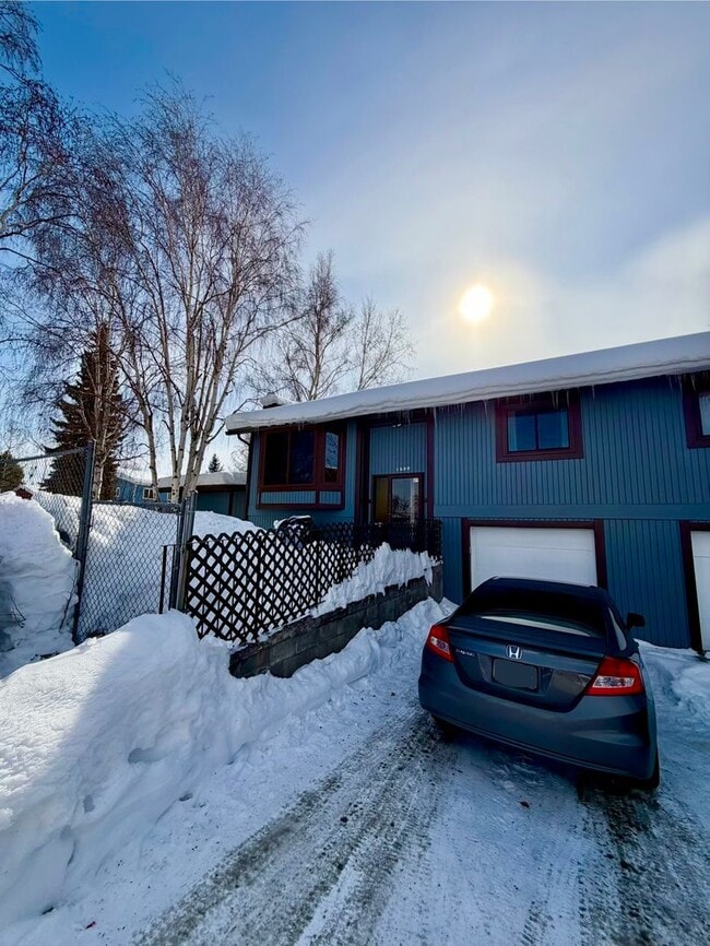 Photo - 4 Bedroom Home in Fairbanks / Washer& Dryer / Cat Friendly