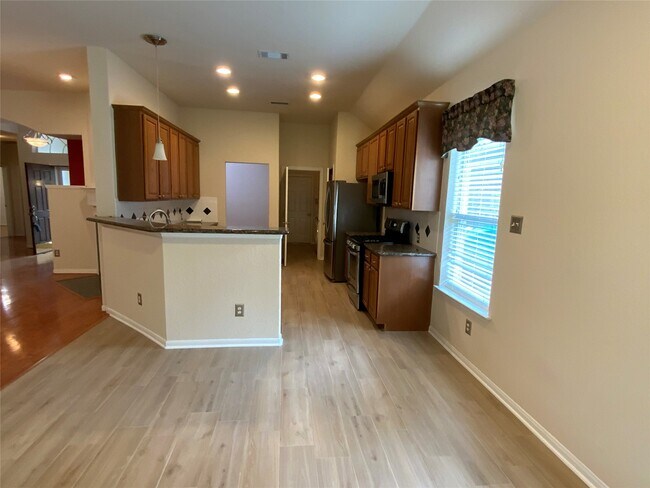 Photo - 118 W Russet Grove Cir