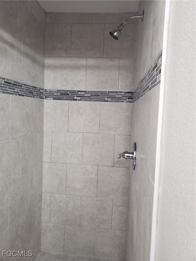Photo - 204 1st St