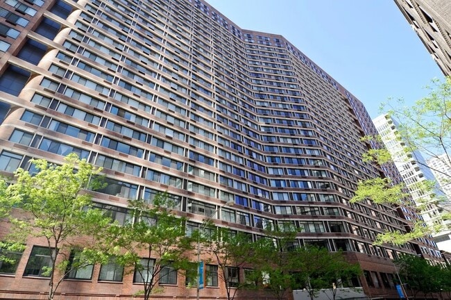 Building Photo - 211 E Ohio St Unit 2212