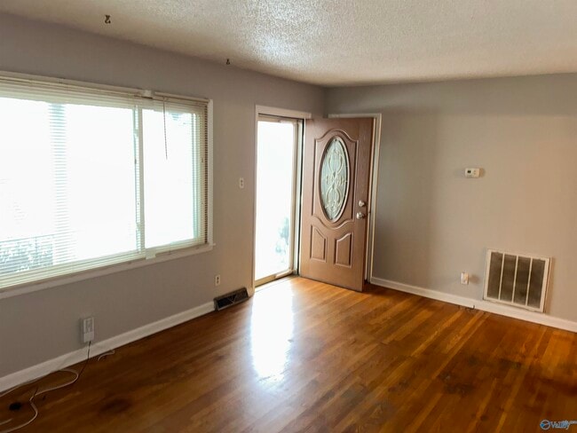 Photo - 4017 Summerhill Pl NW