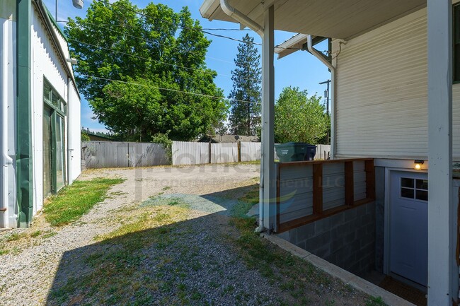 801 E Harrison Ave