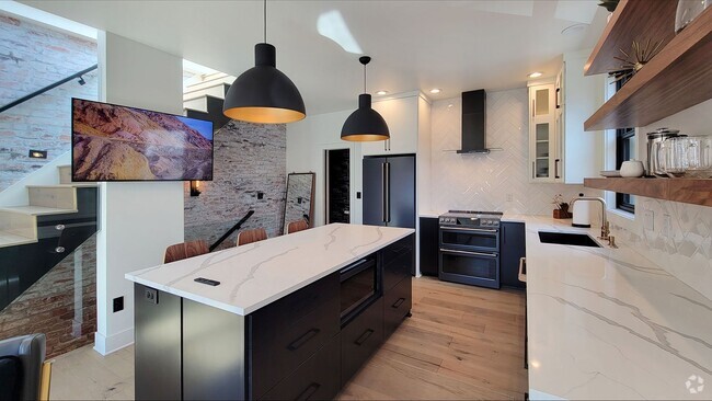 Building Photo - Station House Suite B is a stunning 2 bedr...