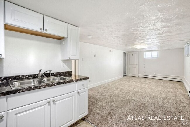 Building Photo - 1119 E 20th St Unit B Rental