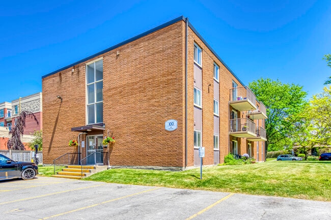 Photo - Henley & Cypress Gardens Apartments