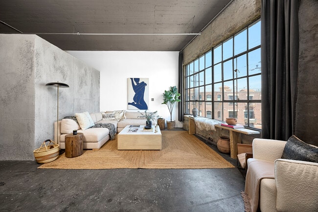 Photo - 1855 Industrial St Unidad #421