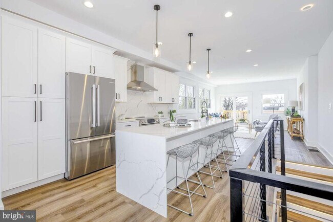 Photo - 424 Taylor St NW