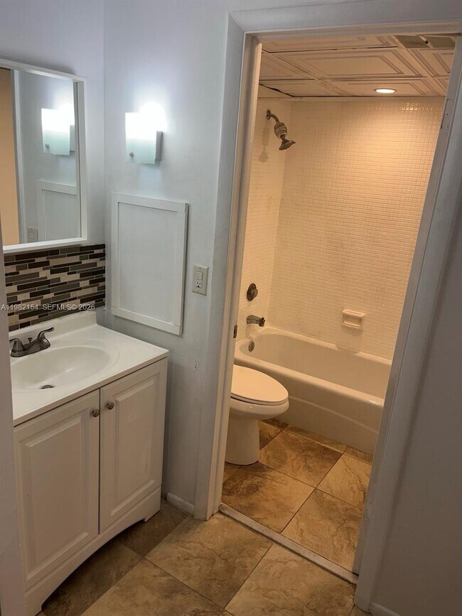 Photo - 3660 Inverrary Dr Unit 2I