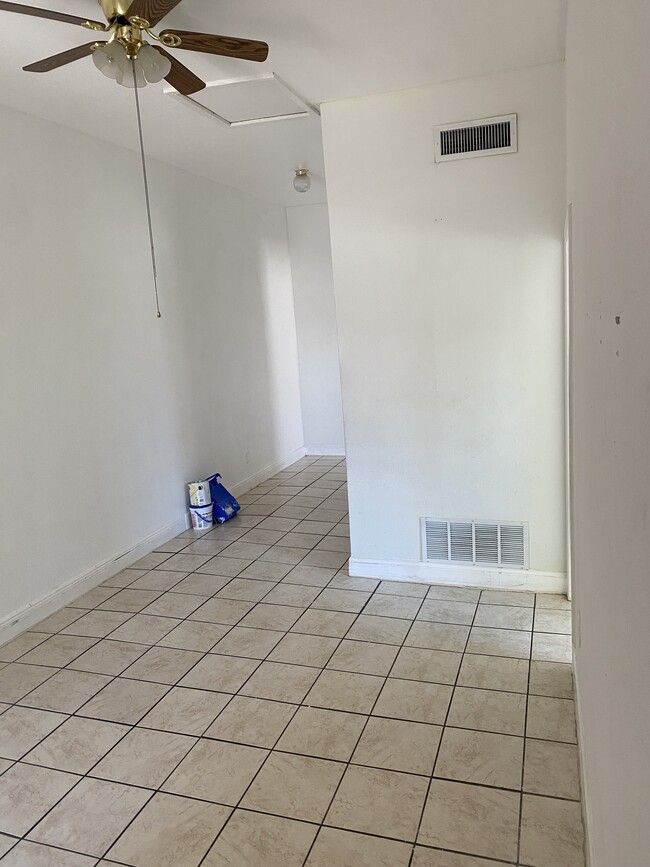 Living room area - 1407 E San Antonio Ave Unit Apt for rent