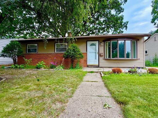 Building Photo - 34856 Fairchild St