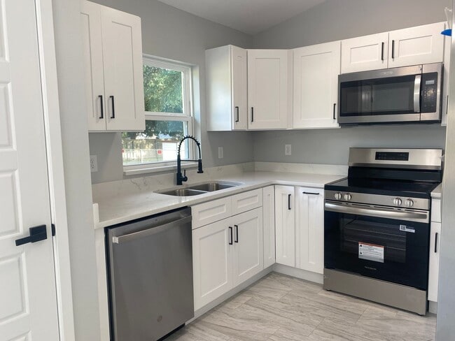 Photo - New 3/2 Home in Summerfield!