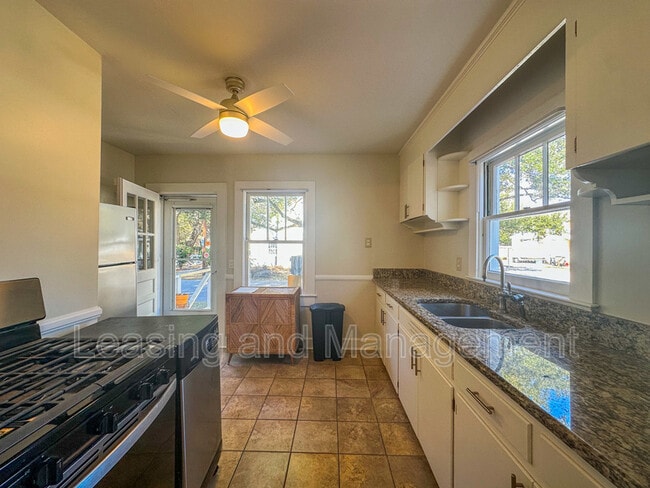 Photo - 422 Riverland Dr