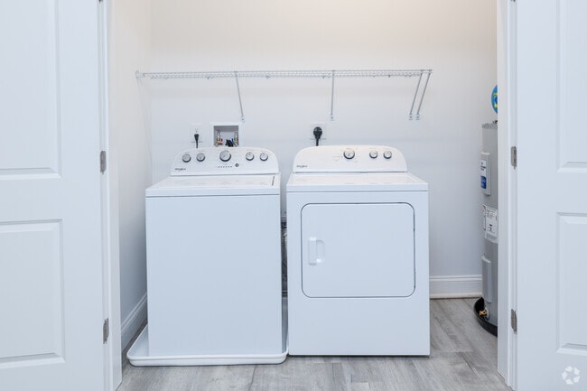 2BR, 2BA - 1,250SF - In-Unit Laundry