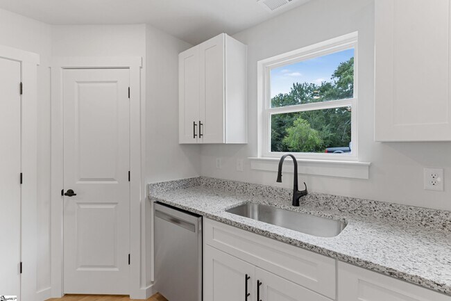 Photo - 239 Vanderbilt Rd