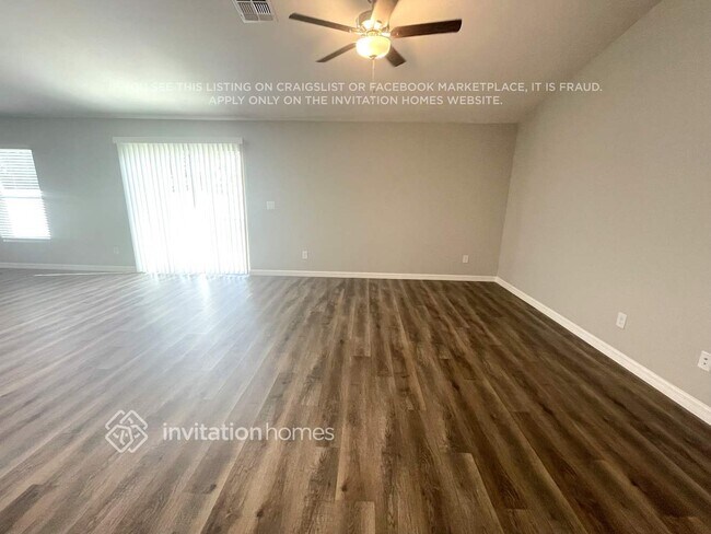 Photo - 833 NE 9th St