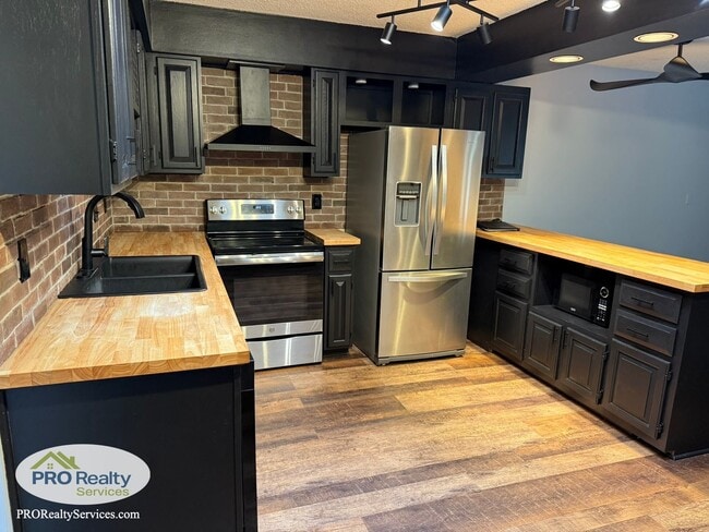 Photo - 2 Bedroom Townhouse **50% off December's Rent with a December 2025 Move In**