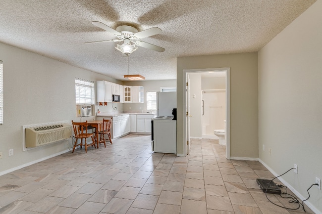 Photo - 406 Marsha St