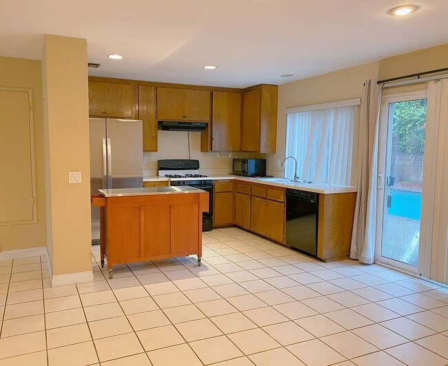 Photo - 324 S Palo Cedro Dr